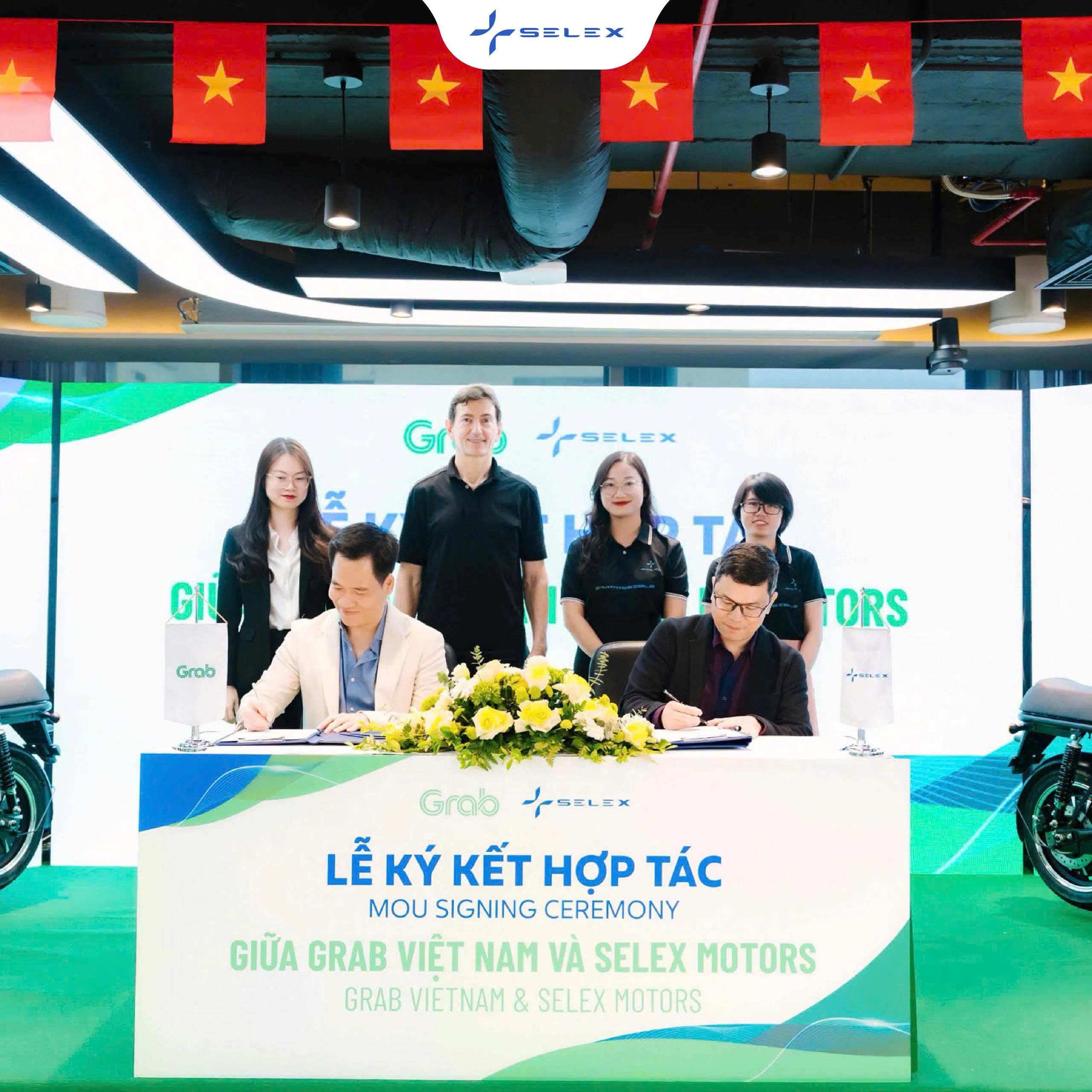 Selex Motors &#038; Grab Việt Nam chính thức ký kết hợp tác chiến lược Chuyển đổi 3.000 tài xế công nghệ sang xe máy điện
