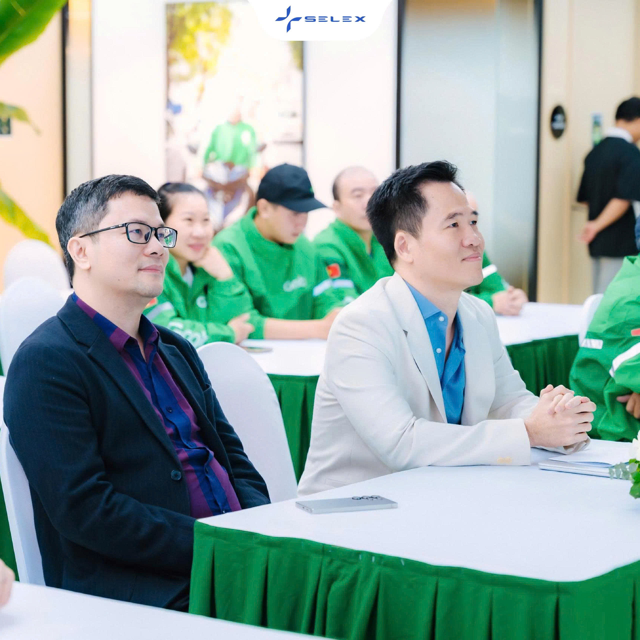 Selex Motors &#038; Grab Việt Nam chính thức ký kết hợp tác chiến lược Chuyển đổi 3.000 tài xế công nghệ sang xe máy điện